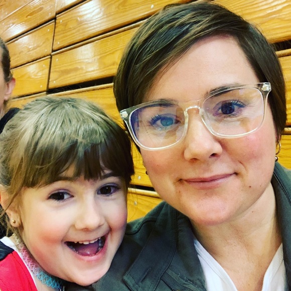 Meet your Posher, Sara - Picture 2 of 2